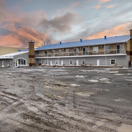 Motel Et Condo Chez Charley Sainte-Anne-de-Beaupré Exteriör bild