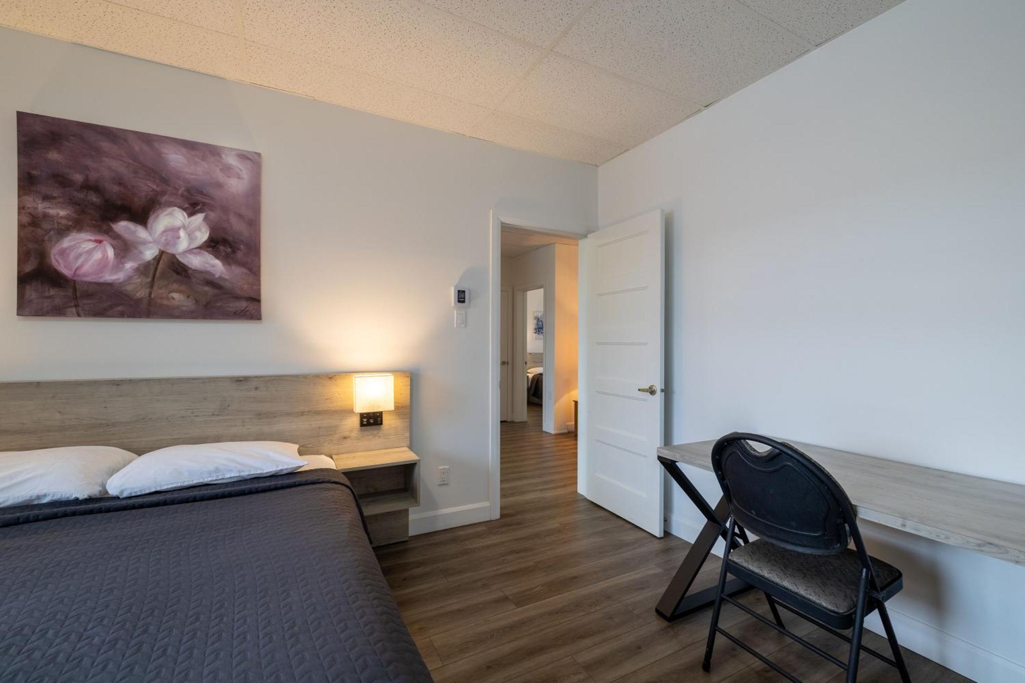Motel Et Condo Chez Charley Sainte-Anne-de-Beaupré Exteriör bild